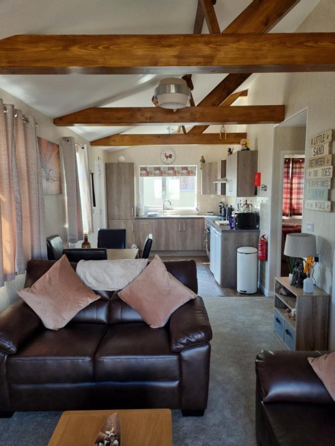 Chalet Captivatingly Stunning 2-bed In *